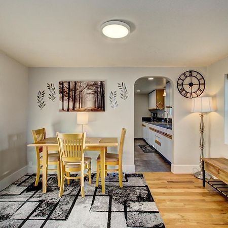 Little Blue Bungalow On Boise'S Bench, Pet Friendly, Fully Fenced Yard With Doggie Door! 2 Miles From Bsu, 5 Minutes From Downtown Boise, Desk And Workstation For Remote Workers, 2 Tv'S Large Walk-In Closet, Good For Mid-Term Stays Kültér fotó