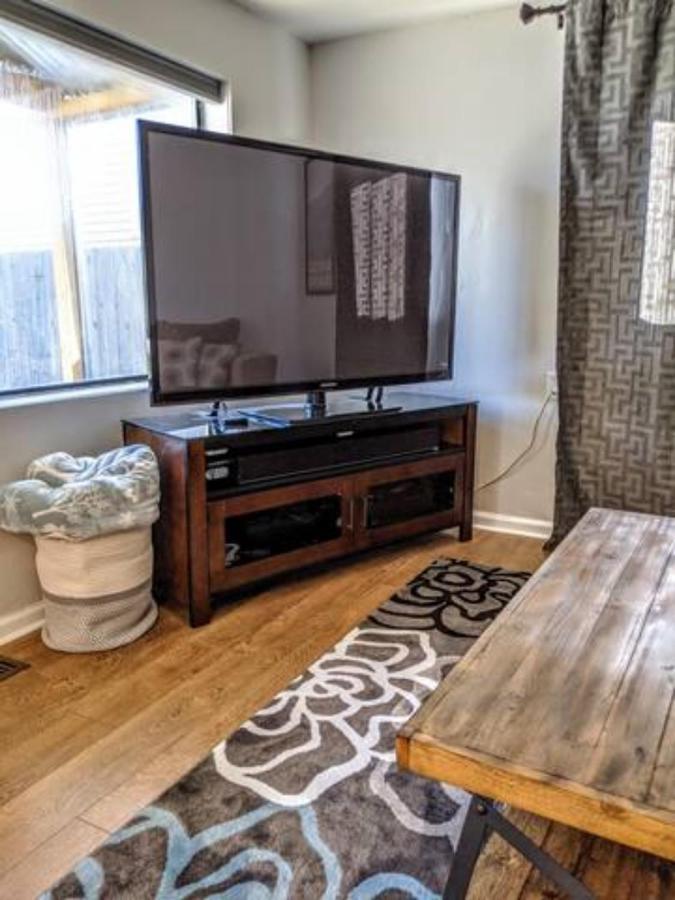 Little Blue Bungalow On Boise'S Bench, Pet Friendly, Fully Fenced Yard With Doggie Door! 2 Miles From Bsu, 5 Minutes From Downtown Boise, Desk And Workstation For Remote Workers, 2 Tv'S Large Walk-In Closet, Good For Mid-Term Stays Kültér fotó