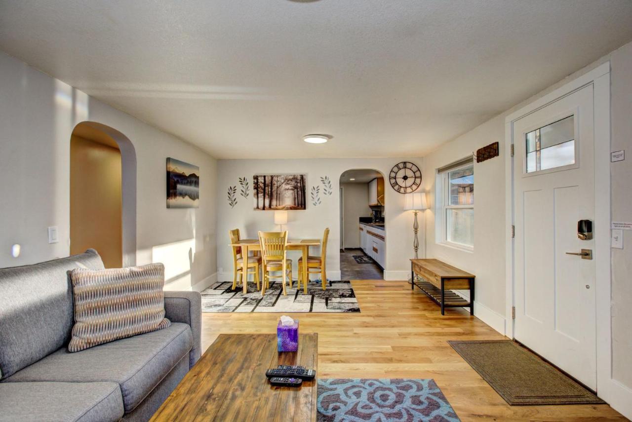 Little Blue Bungalow On Boise'S Bench, Pet Friendly, Fully Fenced Yard With Doggie Door! 2 Miles From Bsu, 5 Minutes From Downtown Boise, Desk And Workstation For Remote Workers, 2 Tv'S Large Walk-In Closet, Good For Mid-Term Stays Kültér fotó