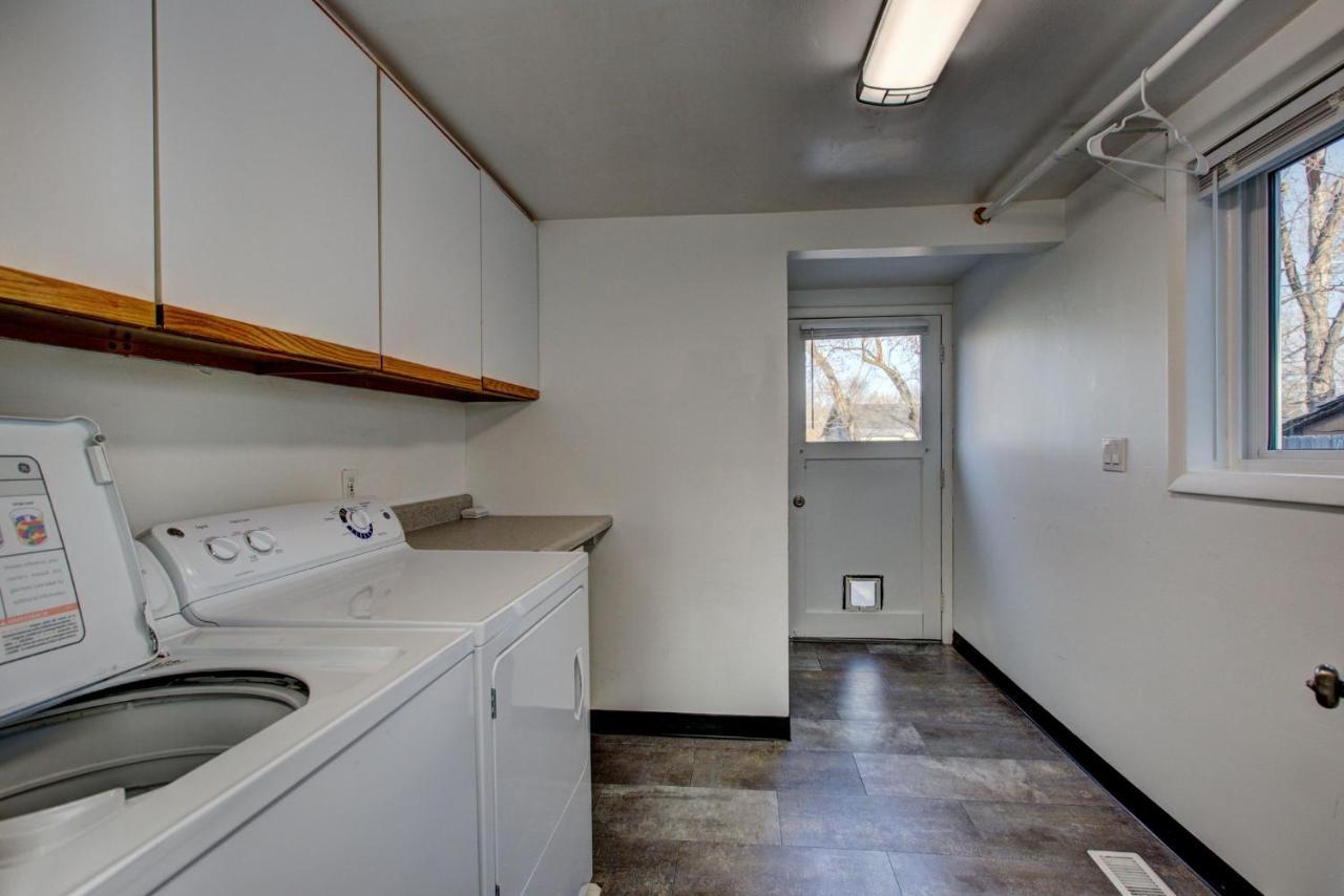 Little Blue Bungalow On Boise'S Bench, Pet Friendly, Fully Fenced Yard With Doggie Door! 2 Miles From Bsu, 5 Minutes From Downtown Boise, Desk And Workstation For Remote Workers, 2 Tv'S Large Walk-In Closet, Good For Mid-Term Stays Kültér fotó