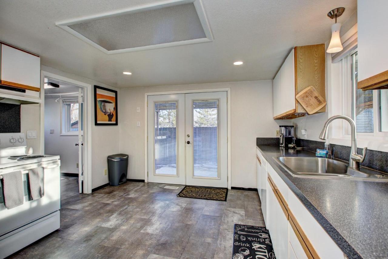 Little Blue Bungalow On Boise'S Bench, Pet Friendly, Fully Fenced Yard With Doggie Door! 2 Miles From Bsu, 5 Minutes From Downtown Boise, Desk And Workstation For Remote Workers, 2 Tv'S Large Walk-In Closet, Good For Mid-Term Stays Kültér fotó