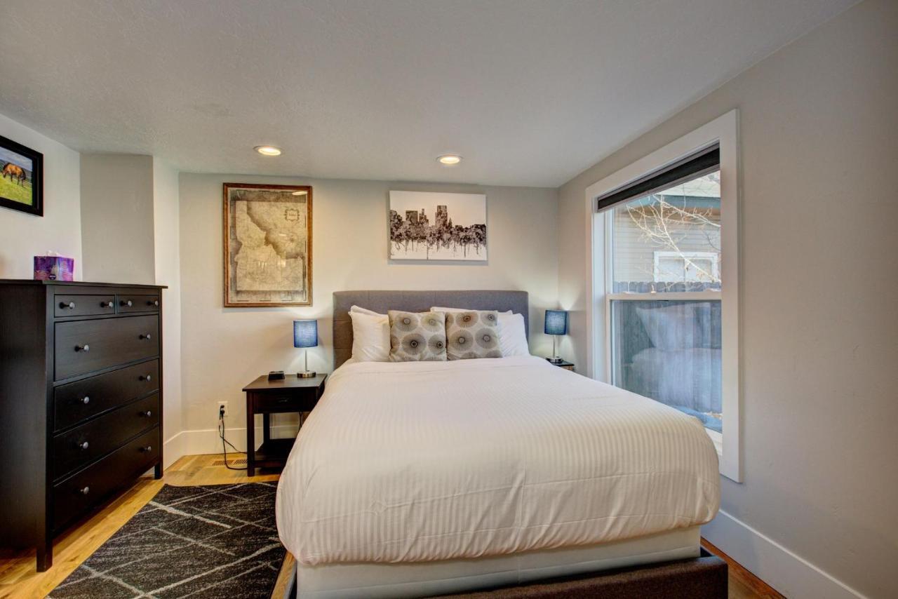 Little Blue Bungalow On Boise'S Bench, Pet Friendly, Fully Fenced Yard With Doggie Door! 2 Miles From Bsu, 5 Minutes From Downtown Boise, Desk And Workstation For Remote Workers, 2 Tv'S Large Walk-In Closet, Good For Mid-Term Stays Kültér fotó