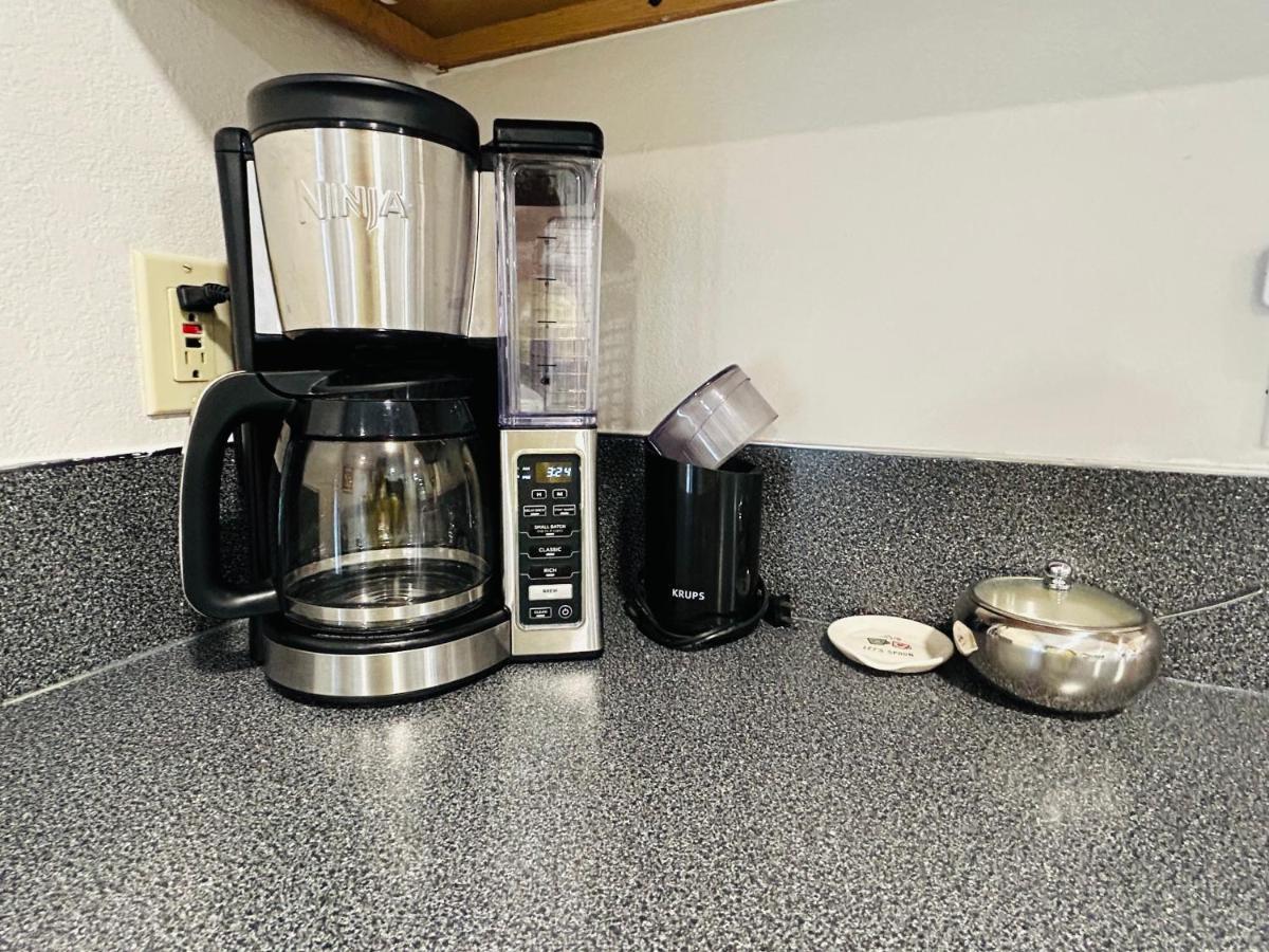 Little Blue Bungalow On Boise'S Bench, Pet Friendly, Fully Fenced Yard With Doggie Door! 2 Miles From Bsu, 5 Minutes From Downtown Boise, Desk And Workstation For Remote Workers, 2 Tv'S Large Walk-In Closet, Good For Mid-Term Stays Kültér fotó