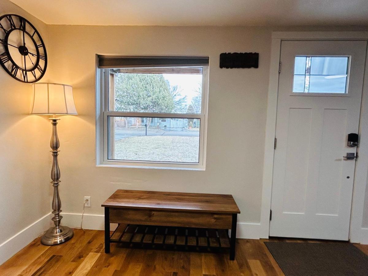 Little Blue Bungalow On Boise'S Bench, Pet Friendly, Fully Fenced Yard With Doggie Door! 2 Miles From Bsu, 5 Minutes From Downtown Boise, Desk And Workstation For Remote Workers, 2 Tv'S Large Walk-In Closet, Good For Mid-Term Stays Kültér fotó